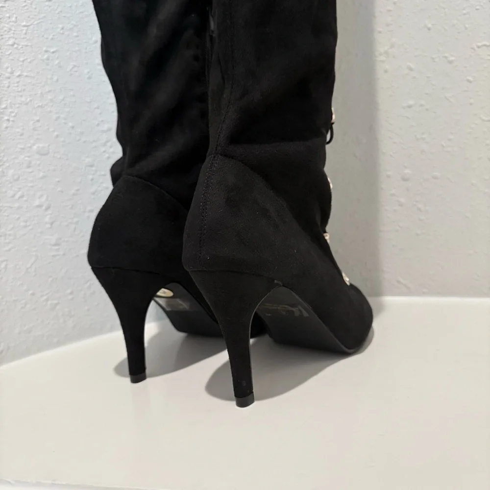 VENUS over knee